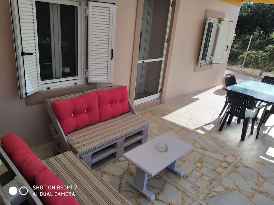 Sun And Sea 1 Apartment Elíka Екстериор снимка
