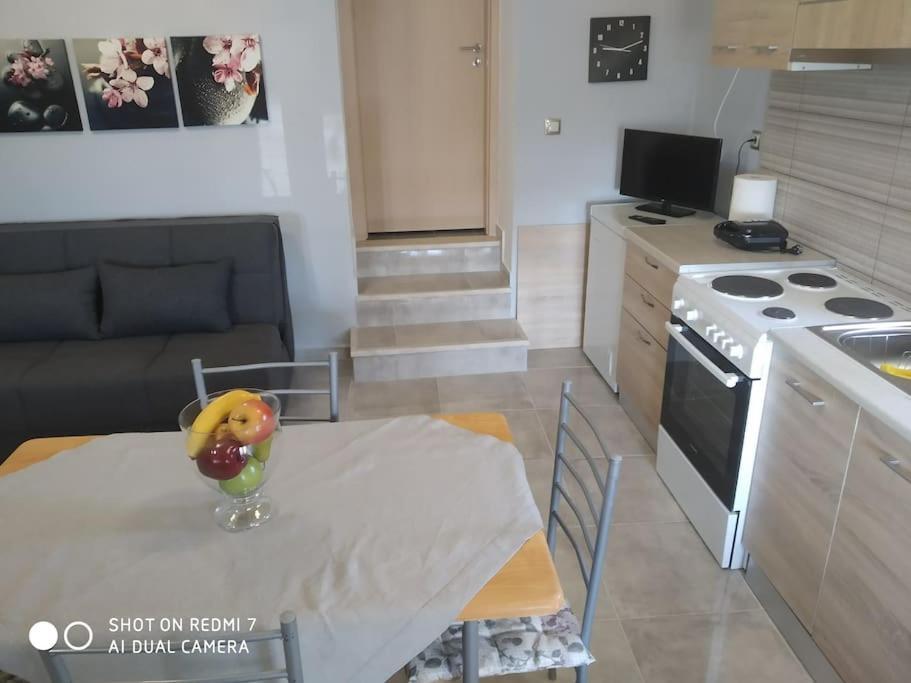 Sun And Sea 1 Apartment Elíka Екстериор снимка