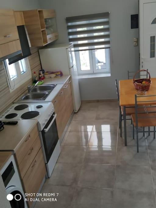 Sun And Sea 1 Apartment Elíka Екстериор снимка